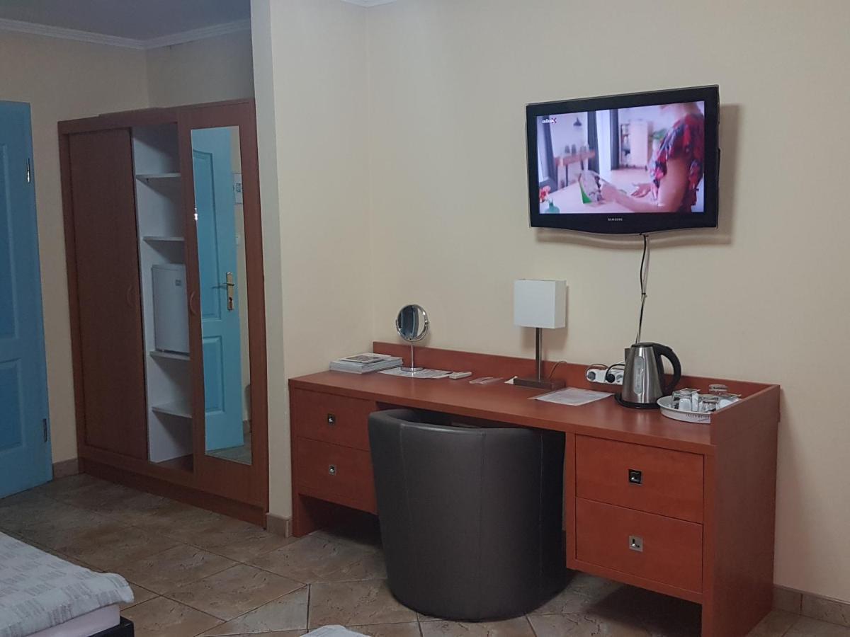 Bed and Breakfast Club Haus 502 Kalocsa Exterior foto